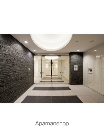 エンクレスト博多REYの玄関写真