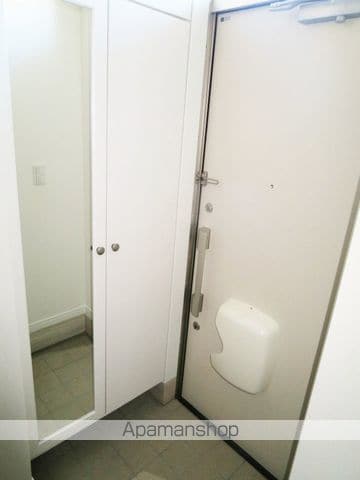 トレセB棟の玄関写真
