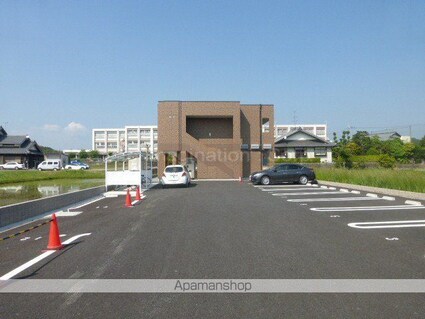 ブリーゼコートＤＳ[1LDK/41.04m2]の駐車場