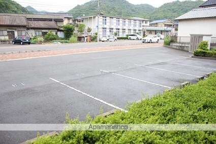 レオパレスリザービア[1K/19.87m2]の駐車場