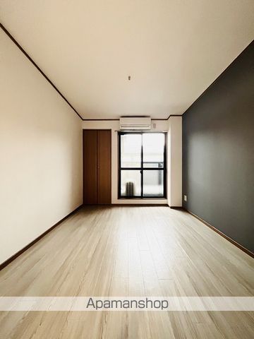 大阪市谷町線 千林大宮駅 徒歩4分 4階建 築28年の内装写真