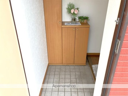 滋賀県大津市下阪本１丁目[2DK/43.99m2]の玄関