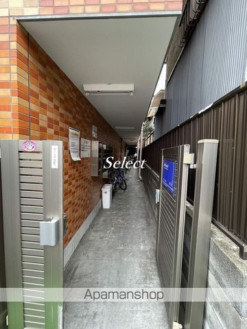 グローバルハイツ赤門の玄関写真