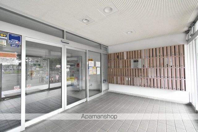 ロイヤルレインボー平岸 B棟の玄関写真