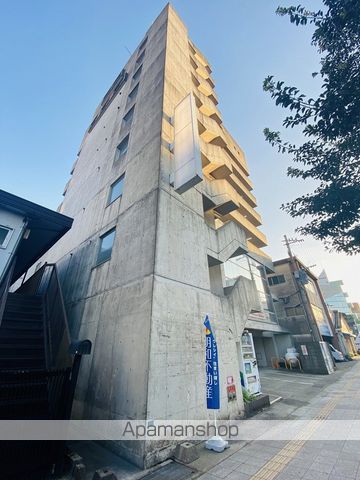 田原ビルの玄関写真