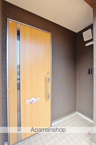カネハナコートII番館の玄関写真