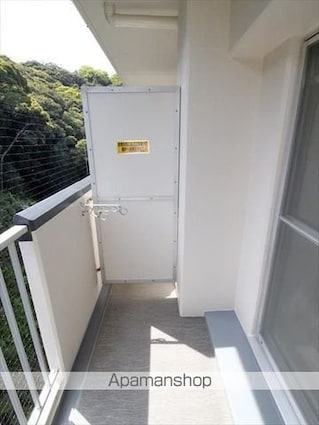 愛媛県松山市緑町１丁目[1K/19.8m2]のバルコニー