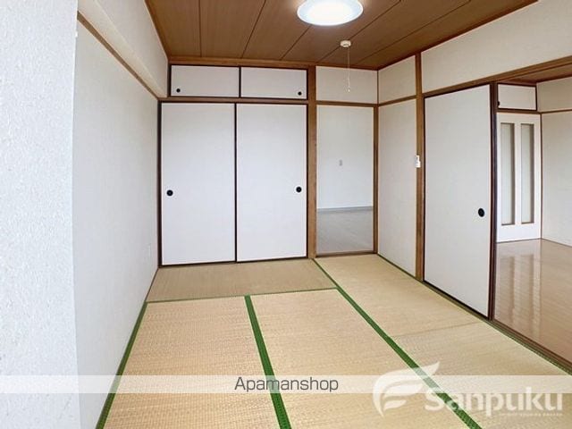 港山マンションの内装写真