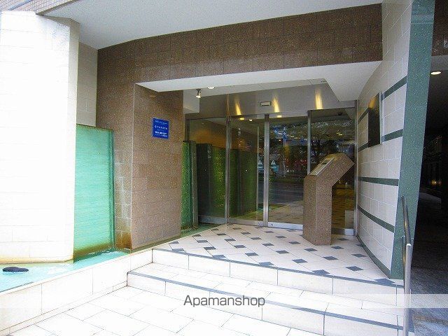大阪プレステージ・アコモデーションの玄関写真