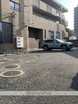 フロンティアビル[3LDK/71.77m2]の駐車場1