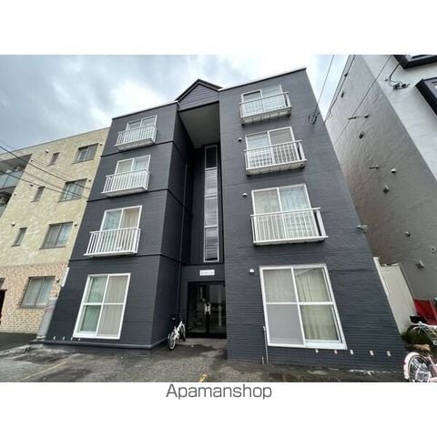 クリスタルハイツ元町の外観写真