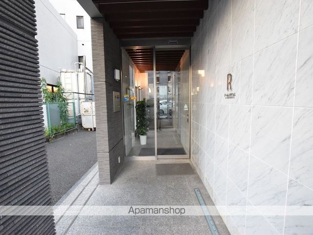 アールレジデンスの玄関写真