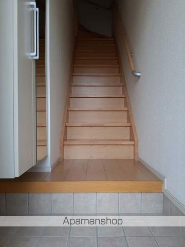 袋井市 3階建 築16年の内装写真