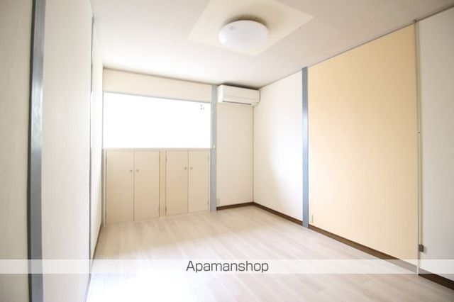 レジデンス伊島A棟の内装写真