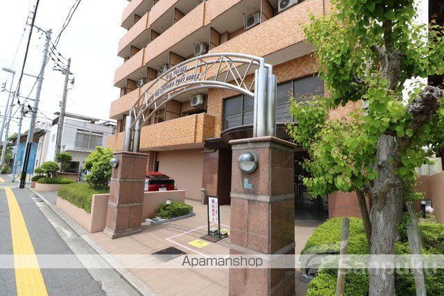 ダイアパレス松山ポートアネックスの玄関写真