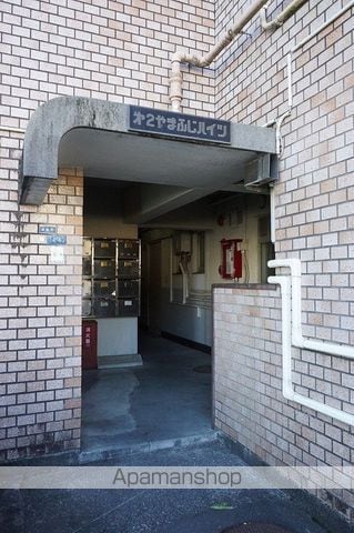 第二やまふじハイツの玄関写真
