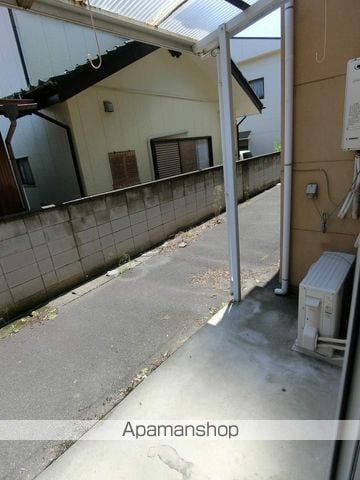 スクエアパークアパートメントIの内装写真