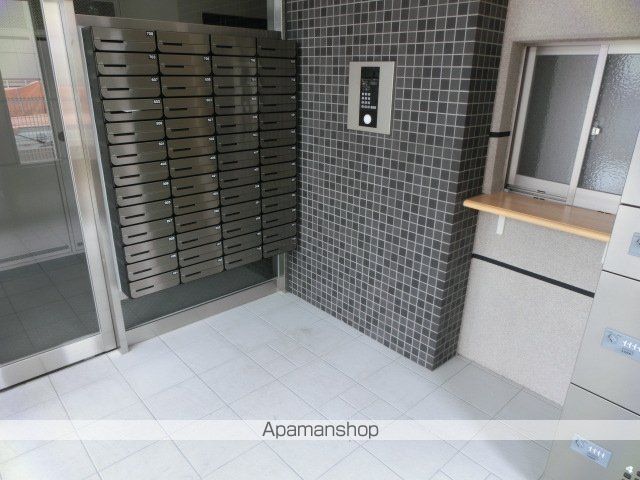 ルミナス上新庄の玄関写真