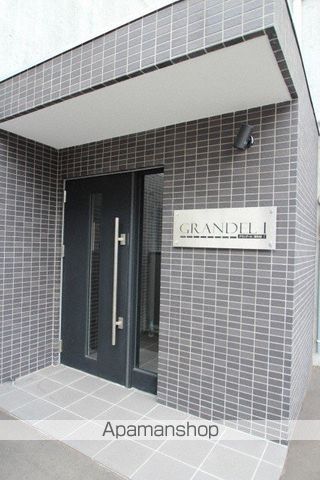 グランデール新札幌Iの玄関写真