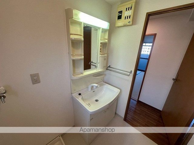AT HOMEの内装写真