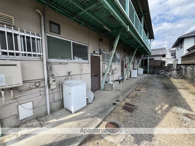 勝見荘の玄関写真