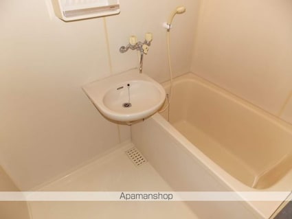 エバーグリーン[1R/20m2]のバス