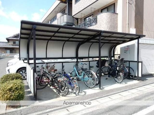 グランデュール高柳 B棟の外観写真