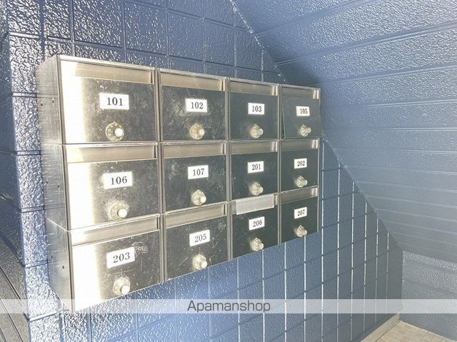 クレスト綾瀬の玄関写真
