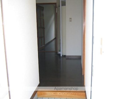 ドミールＴ[2LDK/62m2]の玄関