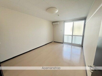 レオネクストＭｏｏｎＬｉｇｈｔ[1K/26.08m2]のリビング・居間2