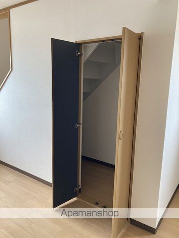 ショコア小新の内装写真