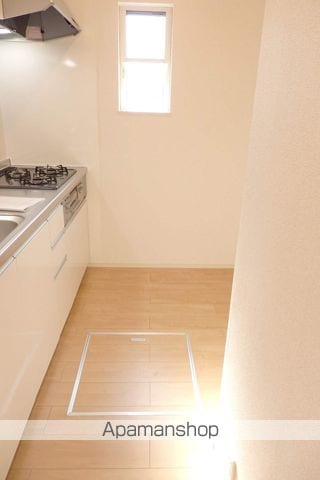 クローバー下平川IIIの内装写真