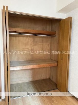ルート若松町マンション[1K/17.36m2]の収納