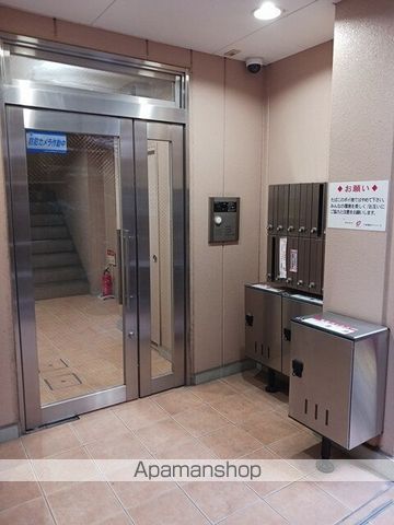 富小路四条マンションの玄関写真