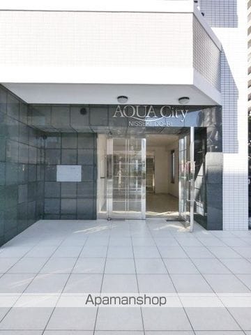 アクアシティ日赤通りの玄関写真