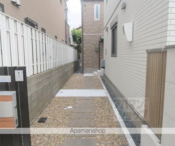 紫野上柳町貸家の玄関写真