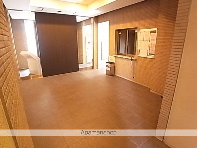 カレント新栄の玄関写真