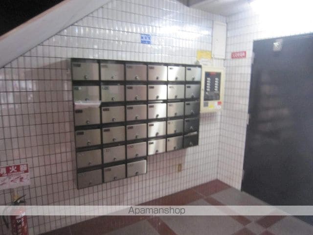 脇田建設ビルの玄関写真
