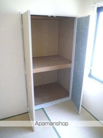 リビング川西の内装写真