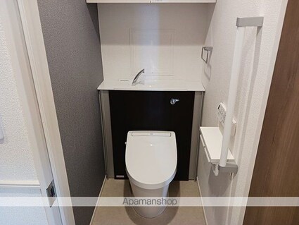 ヒカルサ甲府国母　イースト[2LDK/58.13m2]のトイレ