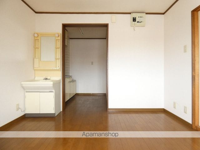 浜松市中央区 3階建 築32年の内装写真