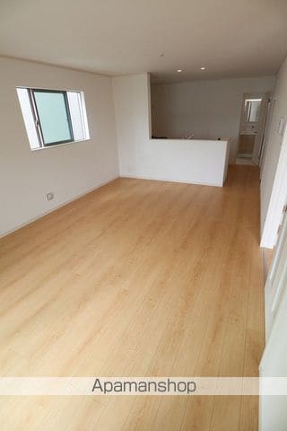 三鷹市 2階建 築4年の内装写真