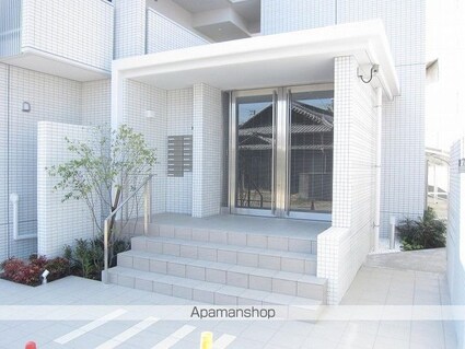 Ｃｏｚｙ　Ｃｏｕｒｔ　Ｖ[1LDK/50.76m2]のエントランス