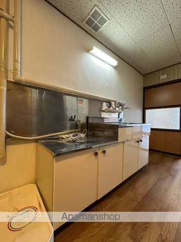 岡田ハイツ西棟の内装写真