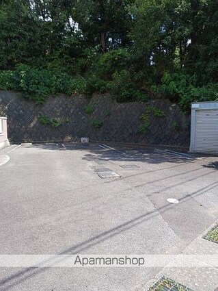 和歌山県御坊市塩屋町北塩屋[2DK/42.77m2]の駐車場
