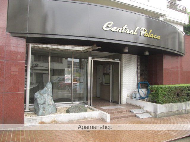 セントラルパレスの玄関写真