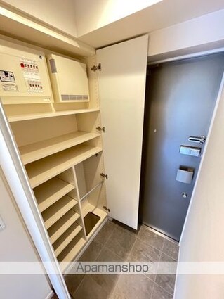 プラウドフラット三軒茶屋Ⅱ[1LDK/41.58m2]の玄関