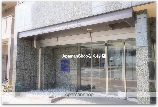 プレサンス千日前通の玄関写真