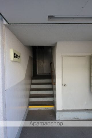 箕面ハイツ北棟の玄関写真