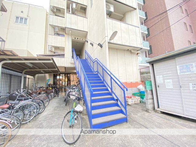宮崎ビルの玄関写真